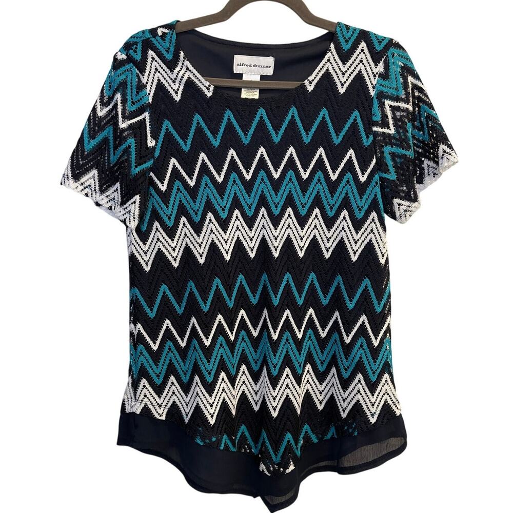 Alfred Dunner Teal Chevron Crochet Knit Blouse Mesh Hem Sharkbite Top Small